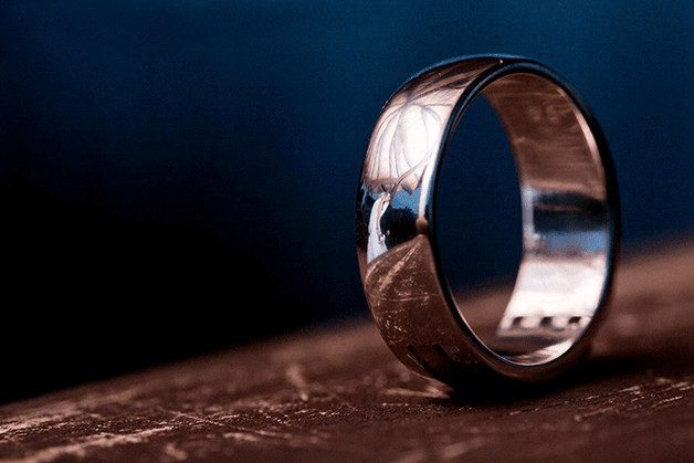 bemmaismulher.com - Fotógrafo encontra forma criativa de registrar casamentos: através do reflexo nas alianças