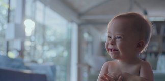 Campanha do novo Bebê Johnson’s quebra padrões e emociona