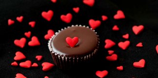Estudo revela que quem come chocolate tem mais propensão a amar