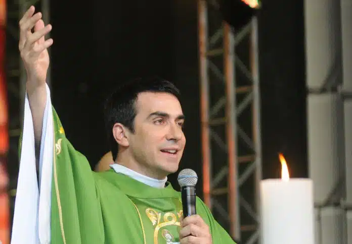 missa-padre-fabio-cidade-da-fe Quando a Missa se torna uma obrigação – Por Padre Fábio de Melo