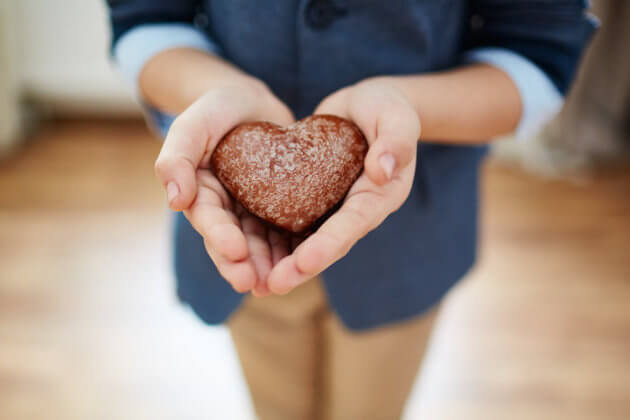 bemmaismulher.com - Psicólogos explicam os benefícios de se fazer bolos, biscoitos ou pães para outras pessoas