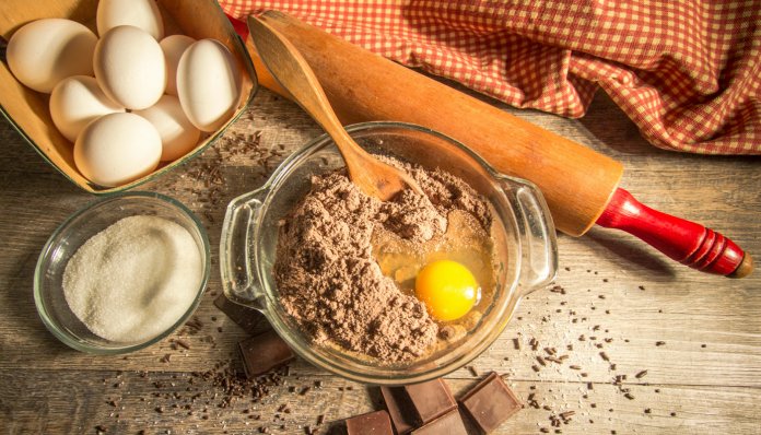 ingredientes-bolo-ovo-chocolate-1016-1400x800