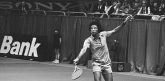 ” Porque eu? ” – Arthur Ashe, o lendário jogador de Wimbledon,  morreu das complicações resultante de AIDS