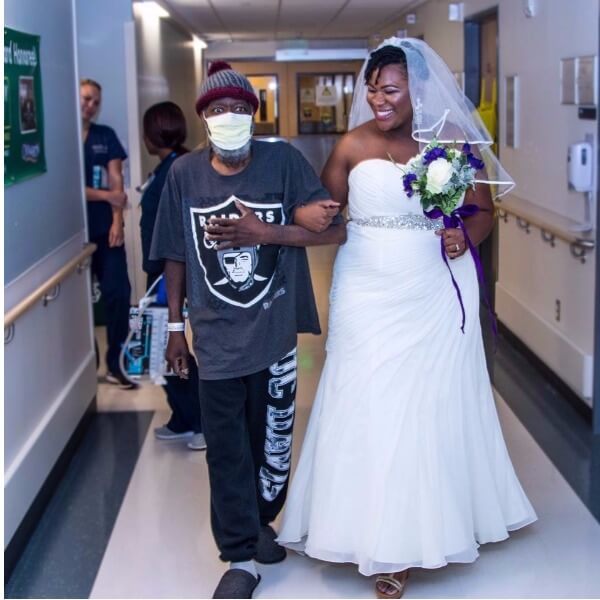 bemmaismulher.com - Noiva faz casamento em hospital para o pai participar da cerimônia