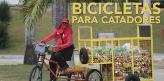 Catadores ganham bikes de cargas para evitar crueldade com cavalos