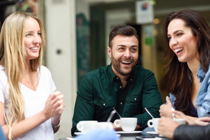 Tomar café com um amigo: uma das melhores terapias do mundo!