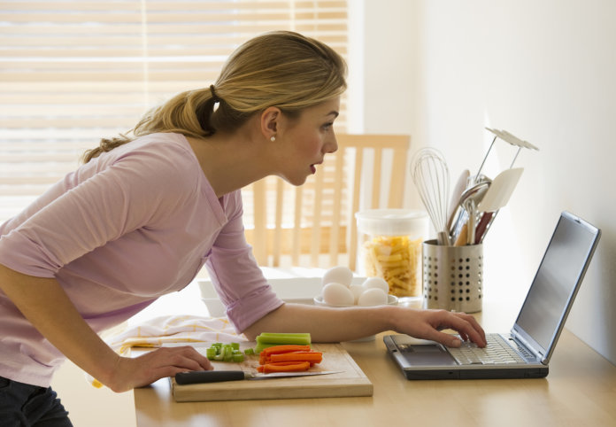 Ter um marido aumenta em 7 horas o trabalho doméstico, diz estudo