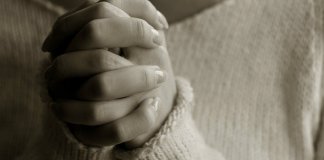 Quando você se sentir desvalorizado e triste faça essa oração!
