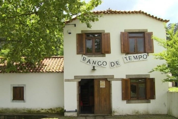 Em Portugal, existe um banco onde a moeda não é o dinheiro e sim o tempo
