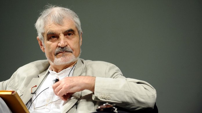 1200px-Serge_Latouche_-_Festival_Economia_2012