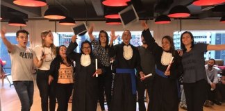Empresa alfabetiza auxiliares de limpeza ao invés de demiti-los por não saberem ler