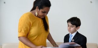 Menino brasileiro de 8 anos vai até Nova York para pedir que o português se torne língua oficial da ONU