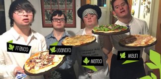 Amigos com Sindrome de Down, rejeitados pelo mercado de trabalho abrem pizzaria de sucesso!