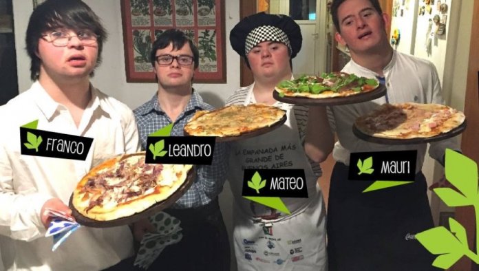 Amigos com Sindrome de Down, rejeitados pelo mercado de trabalho abrem pizzaria de sucesso!
