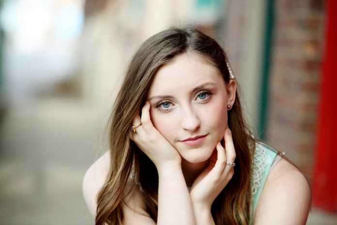 girl-990585_1280