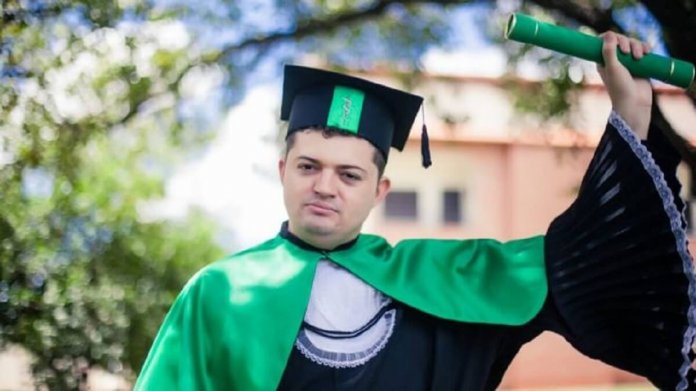 jovem-autista-se-forma-em-medicina
