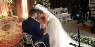 Noivo paraplégico fica em pé para dançar a valsa no casamento e emociona. Assista ao vídeo!