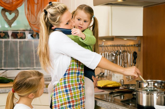 A carga de trabalho de uma mãe é duas vezes maior que a dos outros. A ciência confirma o que as mães já sabiam!