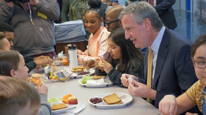Segunda sem carne: Escolas públicas de Nova York aderem dieta para ajudar o meio ambiente