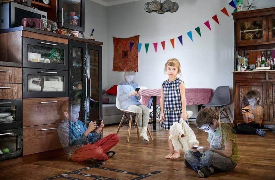 vicio-no-celular-esta-a-afastar-as-familias-dentro-da-sua-propria-casa4