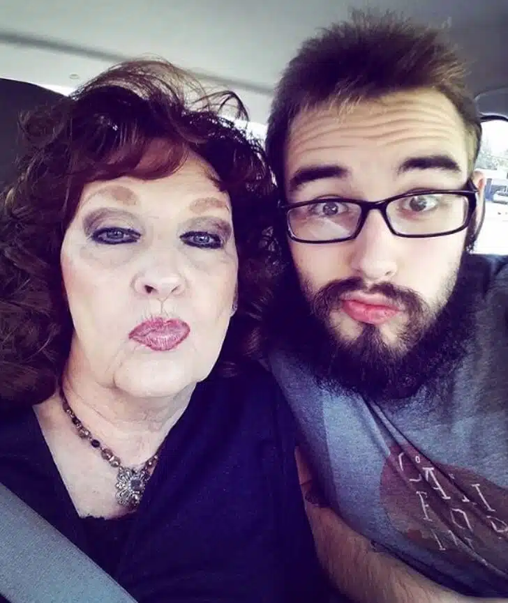 bemmaismulher.com - Ele tem 19 anos e se casou com uma mulher de 75 anos. Para eles, o que importa realmente &eacute; o amor!