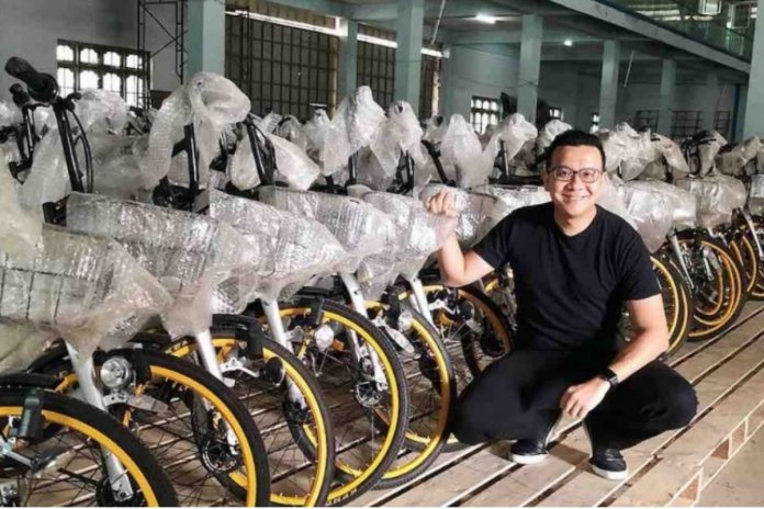 Empresário comprou 10 mil bikes que estavam indo para o lixo e doou para alunos pobres