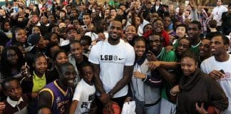LeBron James doa US$ 41Milhões para 1.100 jovens irem a universidade