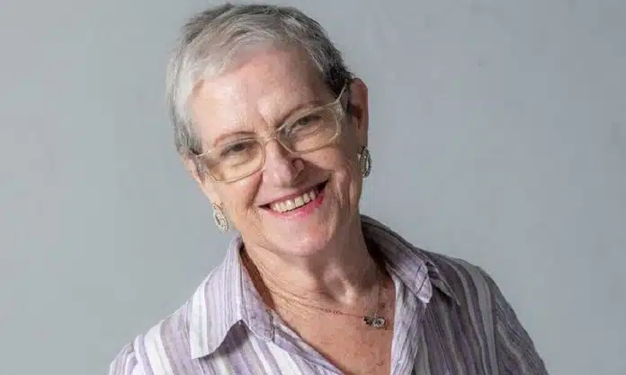 xtereza-brocardo.jpg.pagespeed.ic.RuQbbRMAzu Aposentada de 77 anos cria jogos para desenvolver a memória