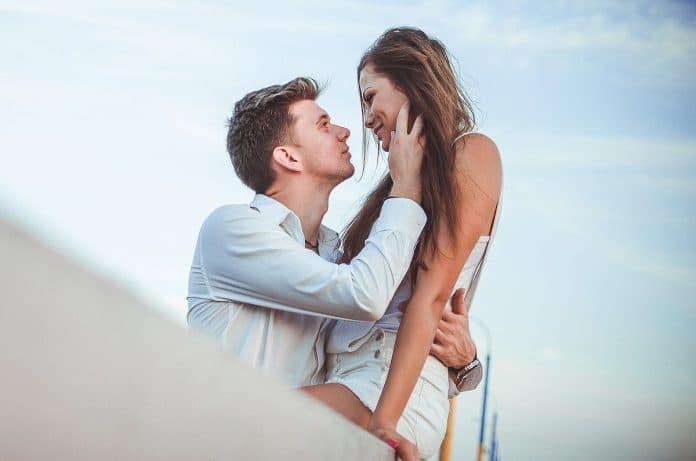 couple-498484_1920