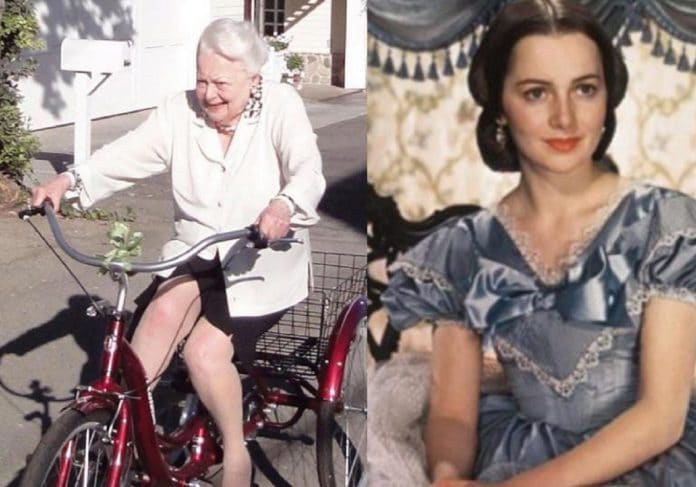 “E o Vento Levou”: atriz faz 103 anos e posa andando de bicicleta