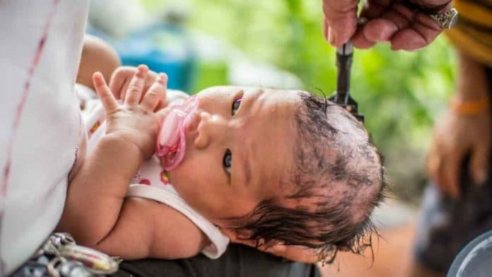 “Minha sogra raspou a cabeça da minha bebê sem minha permissão!”