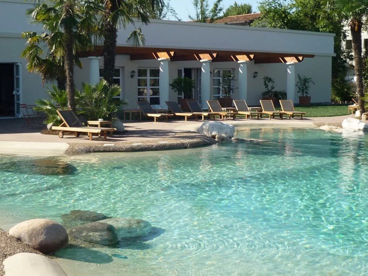 bemmaismulher.com - Piscinas caseiras com areia da praia é a moda do momento