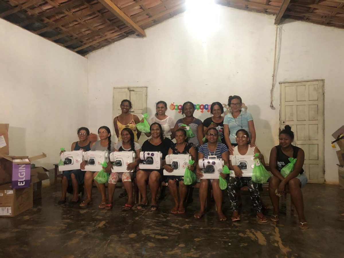 bemmaismulher.com - Mulheres no sertão baiano organizam vaquinha para construírem oficina de costura