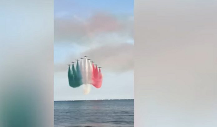 Itália alegra seus cidadãos com um lindo show aéreo – assista ao vídeo