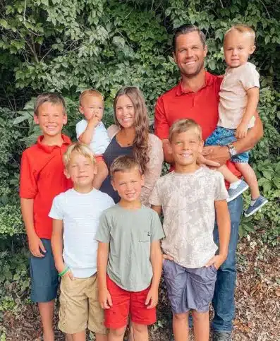 Mãe de 6 filhos é criticada por 'desistir' de sua vida para cuidar deles: "Essa foi minha opção" bemmaismulher.com - Mãe de 6 filhos é criticada por 'desistir' de sua vida para cuidar deles: "Essa foi minha opção"