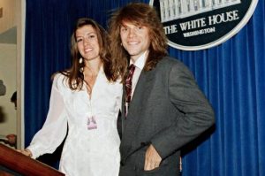 bemmaismulher.com - Jon Bon Jovi é casado com sua namorada do colégio há 40 anos. A vida de excessos não era para ele