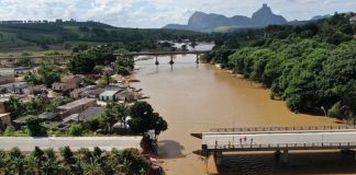 Bahia agoniza com o maior acúmulo de chuvas no mês em 32 anos; a cidade de Itamaraju foi onde mais choveu no Brasil