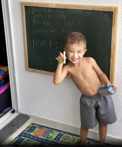 bemmaismulher.com - Menino paulistano falava 3 idiomas aos 3 anos, aos 5 anos entrou para o clube mundial de superdotados.