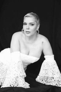 bemmaismulher.com - Ap&oacute;s vit&oacute;ria sobre o tratamento do C&acirc;ncer a cantora Simony faz ensaio fotogr&aacute;fico sem &ldquo;filtros&rdquo;: &ldquo;temos que viver um dia de cada vez&rdquo;