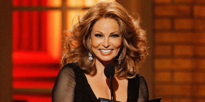 Raquel Welch, atriz de ‘A espiã que veio do céu’, morre aos 82 anos