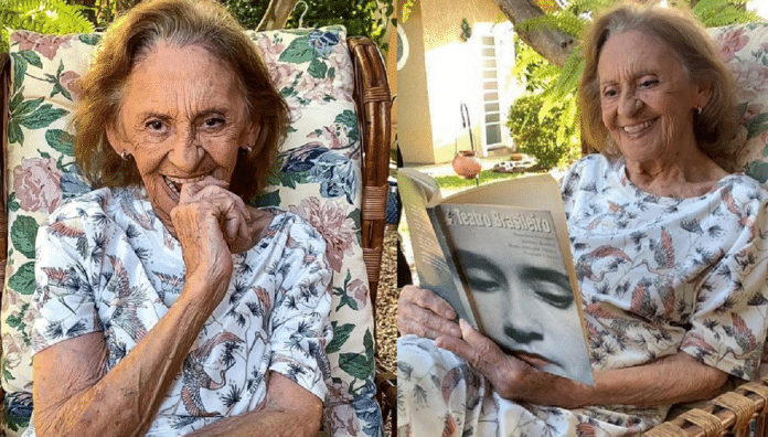 Laura Cardoso aos 95 anos esbanja beleza, simpatia e muita felicidade