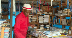 Aposentado de 71 anos montou uma biblioteca gratuita em praça do Rio de Janeiro bemmaismulher.com - Aposentado de 71 anos montou uma biblioteca gratuita em praça do Rio de Janeiro