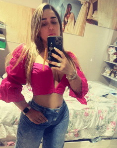 bemmaismulher.com - Professora universit&aacute;ria &eacute; demitida por postar fotos de biqu&iacute;ni em suas redes sociais: "Foi inapropriado"