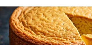 Bolo de milho cremoso com poucos ingredientes: é assim que faz na roça